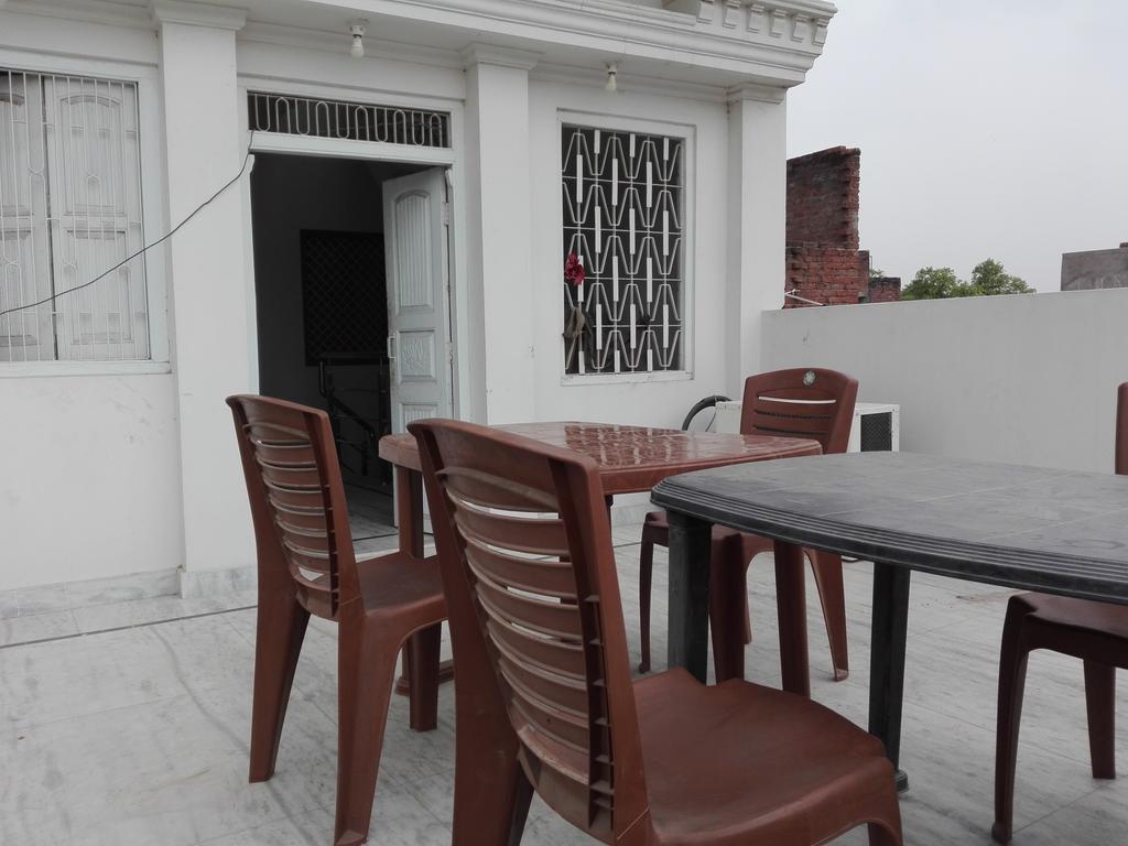 Dynasty Guest House Varanasi Ngoại thất bức ảnh
